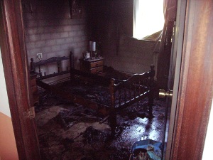 Extinguido un incendio nunha vivenda na parroquia de Trasmonte, Concello de Oroso